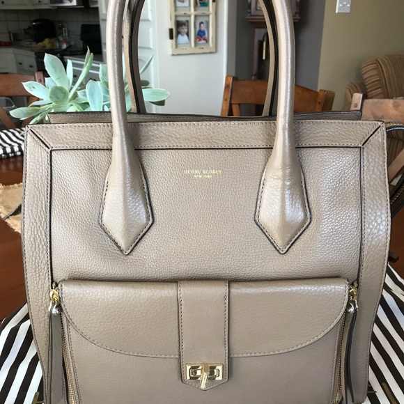 Henri Bendel Handbags - Henri Bendel Rivington Tote W/Dust Bag💕